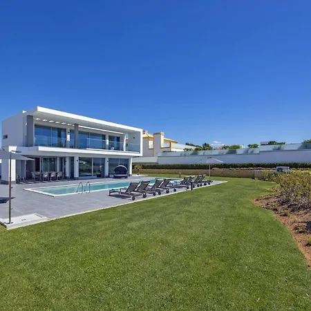 וילה Casa Lirio By *
