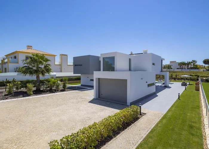 Casa Lirio By *
